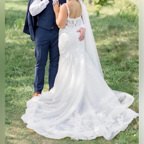 Essence of australia wedding dress D3393 in Ivory size 12 - Picture 4 of 5